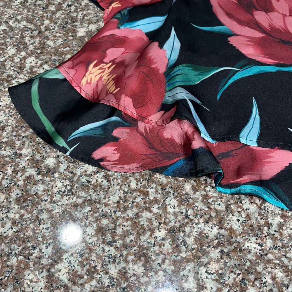 Show Me Your Mumu Shorts & Top Flower Hour Flowy Black Floral Print - Picture 4 of 6